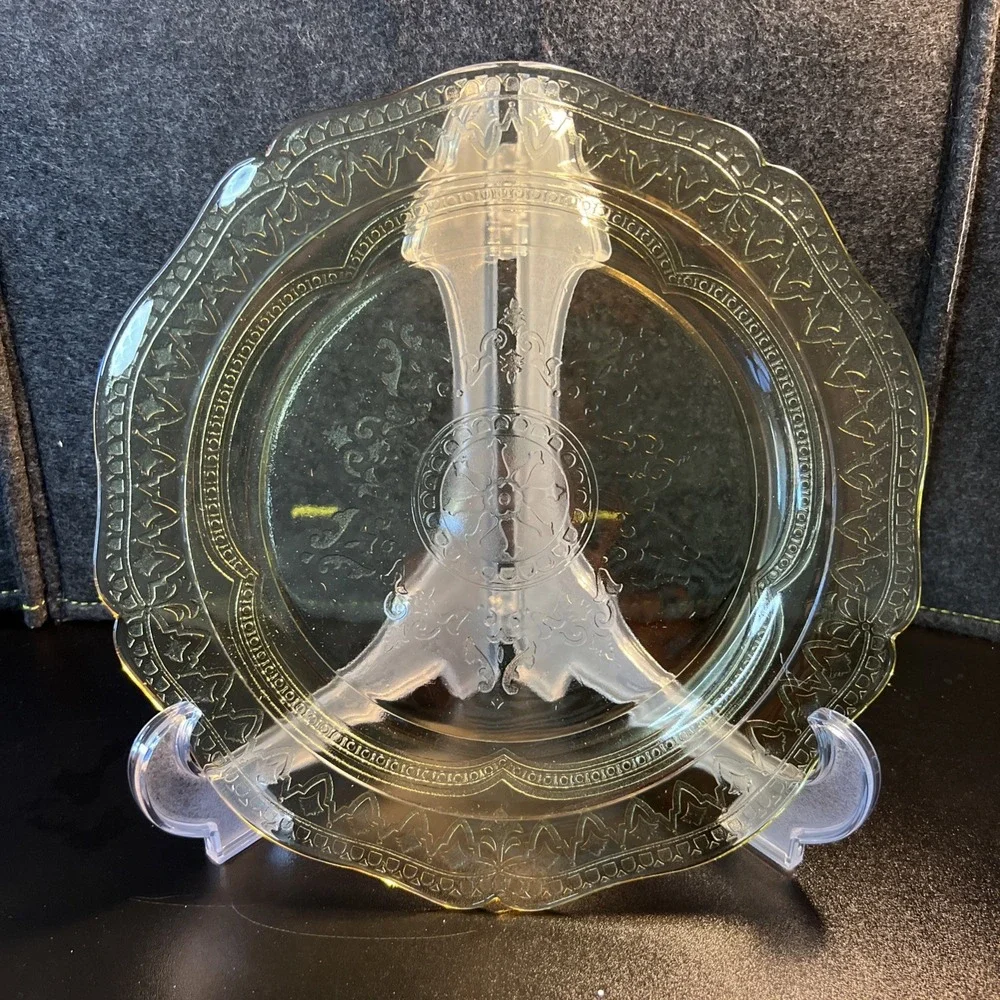 Patrician Spoke Federal Glass Amber Yellow Depression Vintage Cake‎ Plate